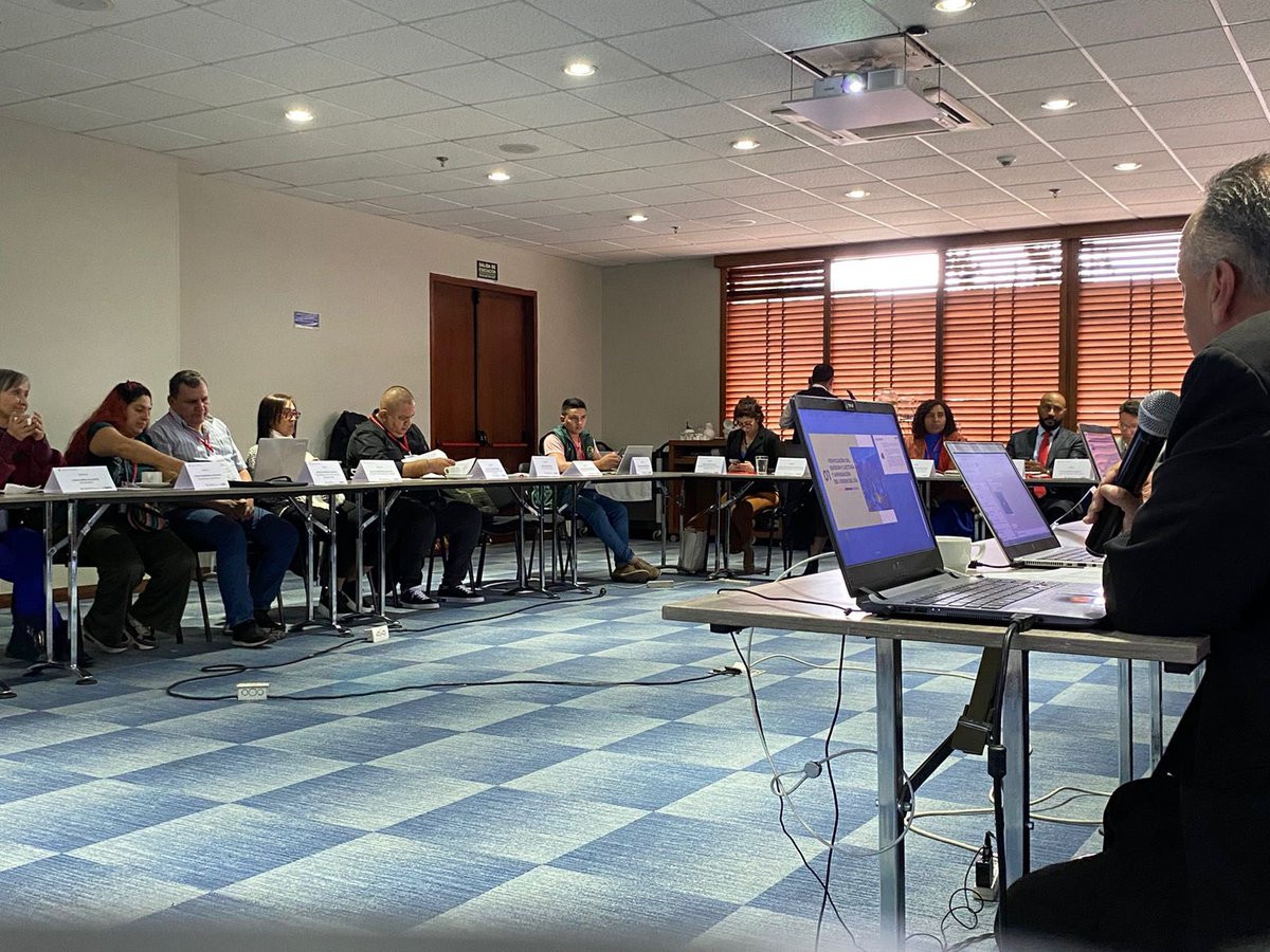 MinInterior's tweet photo. El CNPC asesora al Gobierno Nacional en la promoción, diseño y evaluación de la política pública de participación ciudadana en Colombia. La representación en este órgano asesor tiene una comisión mixta: Gobierno Nacional y una máxima representación de sectores sociales del país. https://t.co/cZTdRwxwmQ