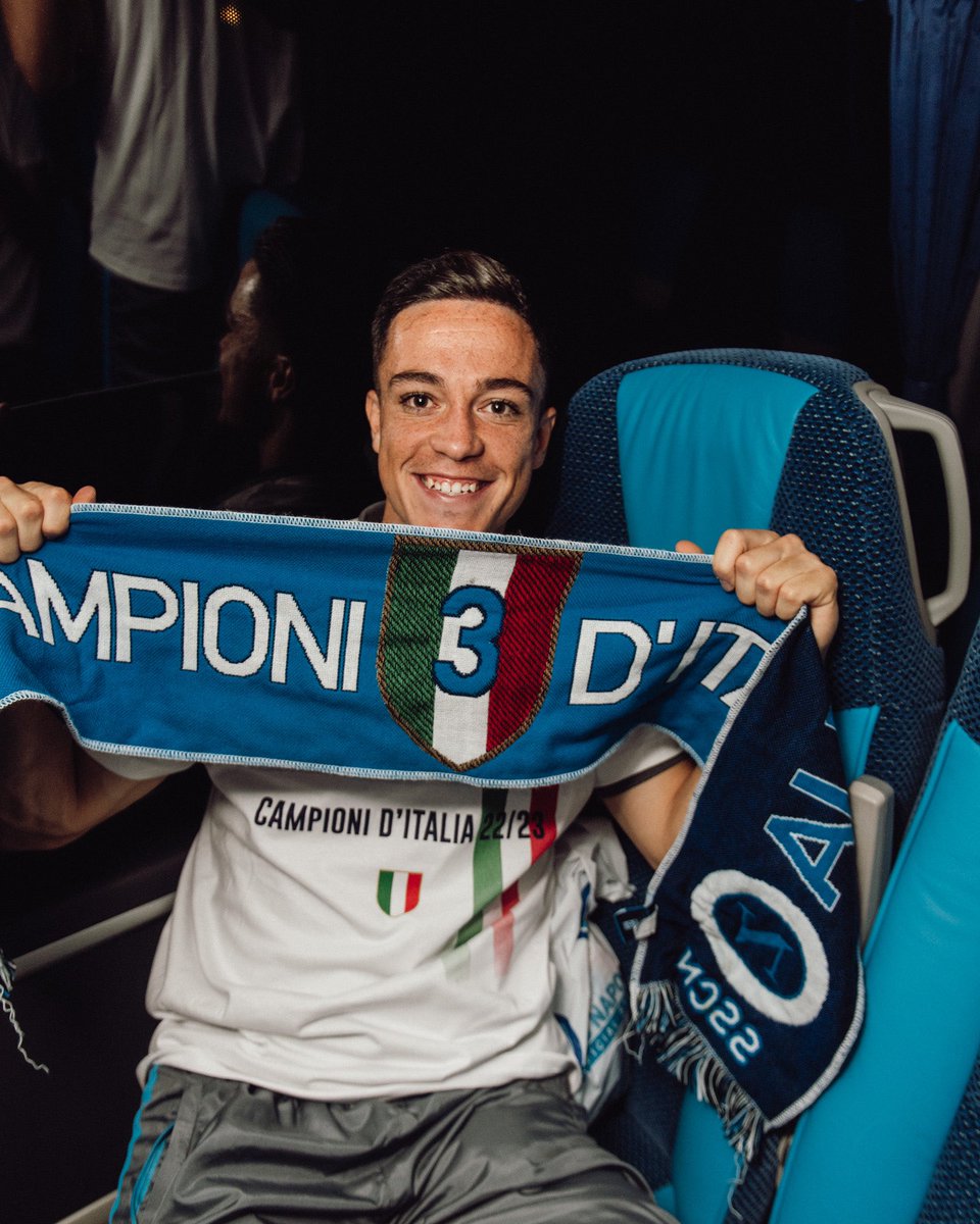 en_sscnapoli's tweet photo. 🇮🇹 Champions of Italy! 

👉 Get your hands on the #Napul3 Scudetto collection: https://t.co/1c0p2rkeV2

💙 #ForzaNapoliSempre https://t.co/7uW2kb0v57
