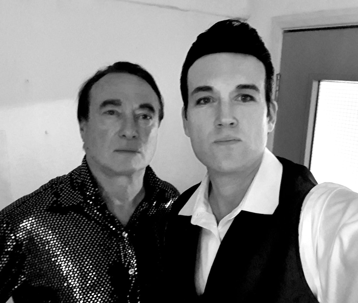 Great couple of nights in Wales performing our Cash &amp; Diamond tribute at #FrolicsRestaurant in #Bridgend