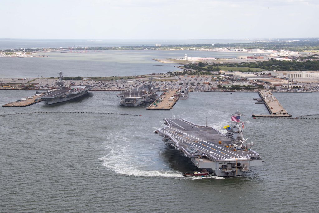 CVN78_GRFord's tweet photo. Man the rails and set sail! 🌊🇺🇸

#USSGeraldRFord departs Naval Station Norfolk for a scheduled deployment.
#IntegrityAtTheHelm #AlwaysReady #CVN78 #ForgedByTheSea #ManTheRails
.
.
.
#deployment #sailors #aircraftcarrier 
@NAV_STA_NORFOLK 

📸MC2 Jackson Adkins https://t.co/KDjRZdRhfN