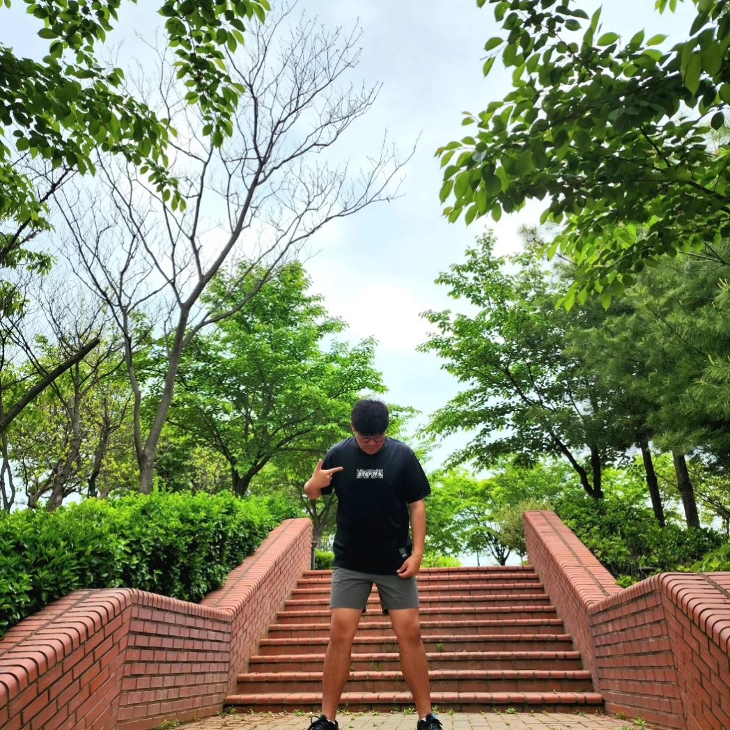 #STEPN #STEPNKorea 4th Offline Meetup New Design T-shirt!! 
Stay Tuned 💙🩵💜💚🤎❤️🩷🧡
Want you 😜😜😜😜?? #STEPNFamily 
<a href="/Stepnofficial/">STEPN GO</a> #STEPN_KR #뛰벌쓰 #오운완 #러닝크루
