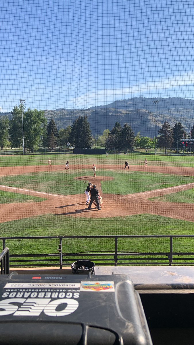 SimonCrossfield's tweet photo. Here is William LaBonte on the mound for Okotoks against PBR Selects Tyrus Hall. Hall gets the job done with the groundout to the right side. #imseen #thePBRaccountisbehindme https://t.co/oGha6vBMpn