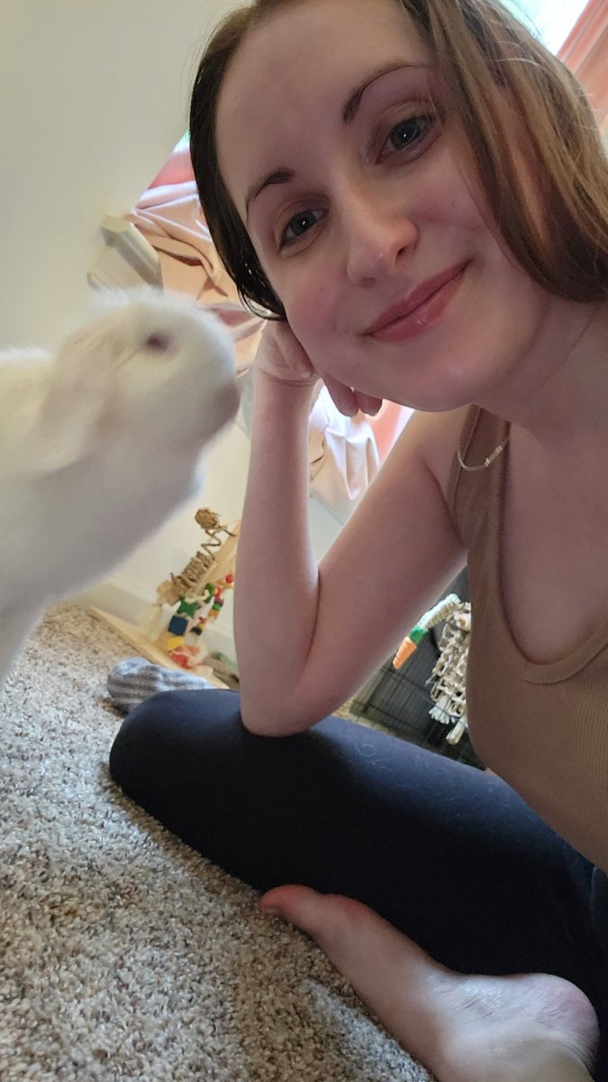 emdorkable's tweet photo. My little blurry cloud 😅 #selfiefails https://t.co/xgvJpWC5bi