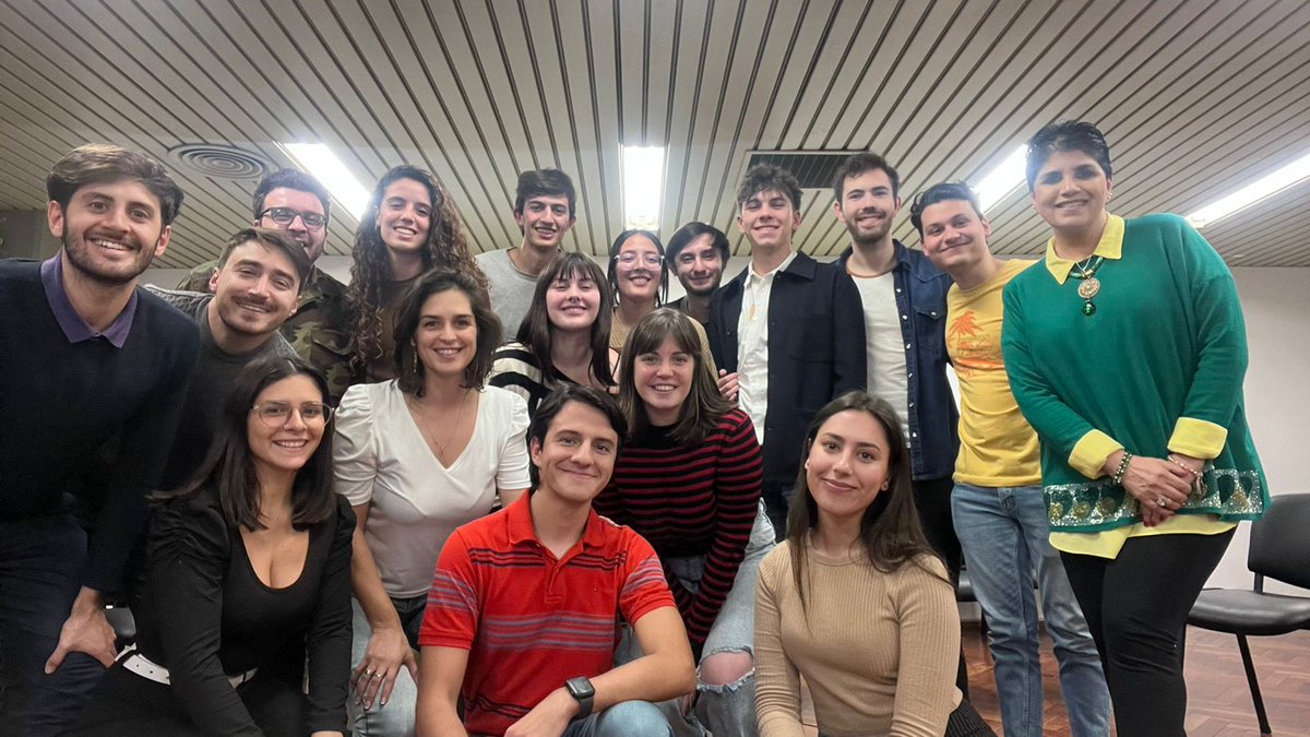 vbusilli's tweet photo. Empezando hermosos desafíos 💫 Equipo de investigación RRII- UCC/Asia Pacífico- América Latina @francoag__ @gangi_jose https://t.co/Xmk2bx2uO0