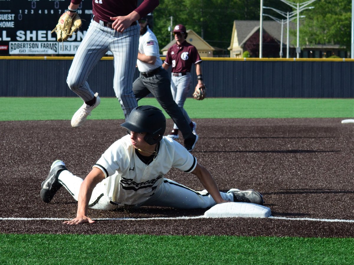 CullmanTribune's tweet photo. PREP BASEBALL PLAYOFFS: Cullman splits opening games with Gardendale, Game 3 set for Friday https://t.co/exbOK757ut https://t.co/HzDHMvPbyJ