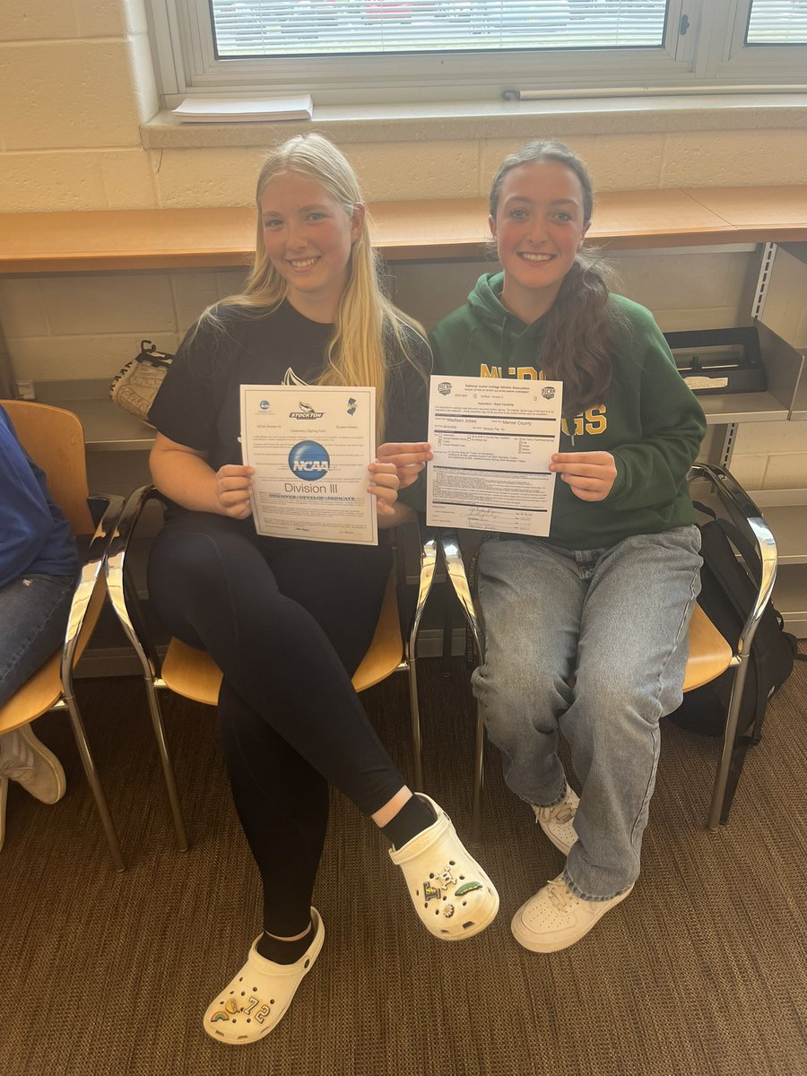 FTMHSsoftball's tweet photo. Huge congratulations to Chloe Rzomp and Madison Jobes on their signing day! We wish you nothing but the best as you go on to continue your softball careers at the next level ⚡️ https://t.co/7TycmghAn0