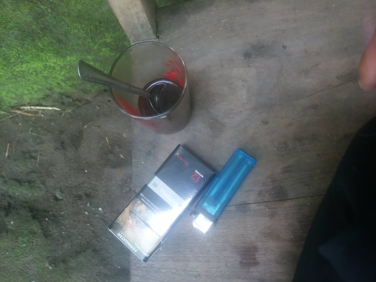 AdrianElano's tweet photo. @txtdariperokok Apapun merek nya,yang isi 16 kok lebih enak daripada yang isi 12 https://t.co/dzgbGD9RDs
