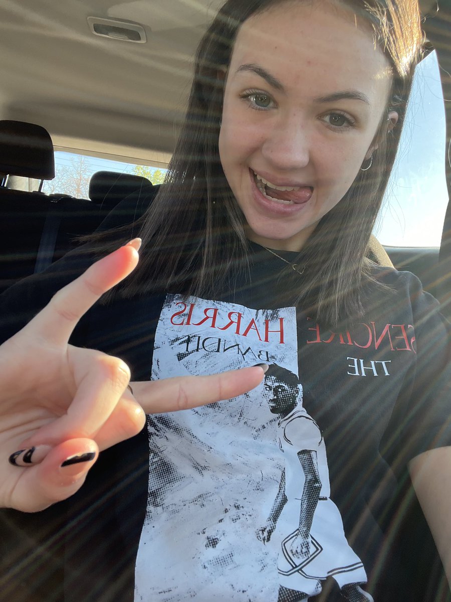 sis1017's tweet image. Love when I get these pics #favoriteplayer #illini  @kshort07 @SencireH