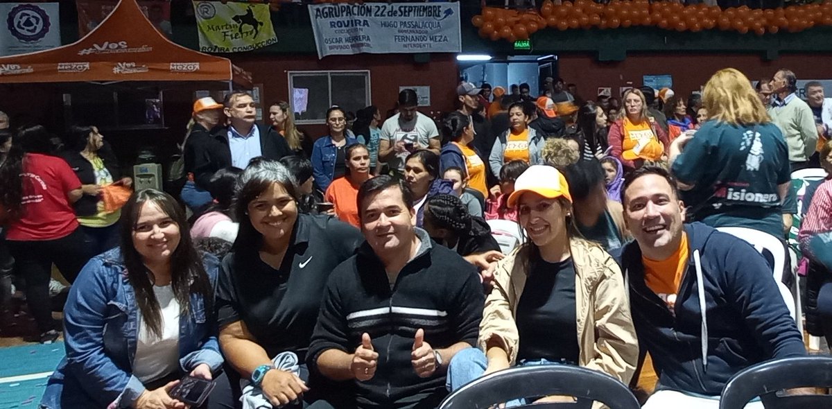 maxivallejos12's tweet photo. 🤝🏻Un gran agradecimiento a la comisión directiva de #SoyParte por el arduo trabajo y dedicación en la lucha por una causa en común. @FlorGarrastazul @isabel_verito29 @Yoly25457748 @OscarQuinten @cesar11546363 @RicardoWellbach @passalacquaok @lucasaromero @MDRenovadora https://t.co/Wzm54J7pMK