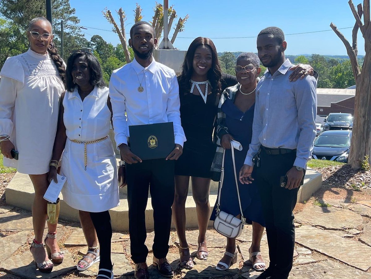 Huge accomplishment. I graduated college it been a long 4 years of my life . I’m thankful to say that a graduate with Business of Administration Degree ❤️🙏🏾🙏🏾. GOD is GOOD