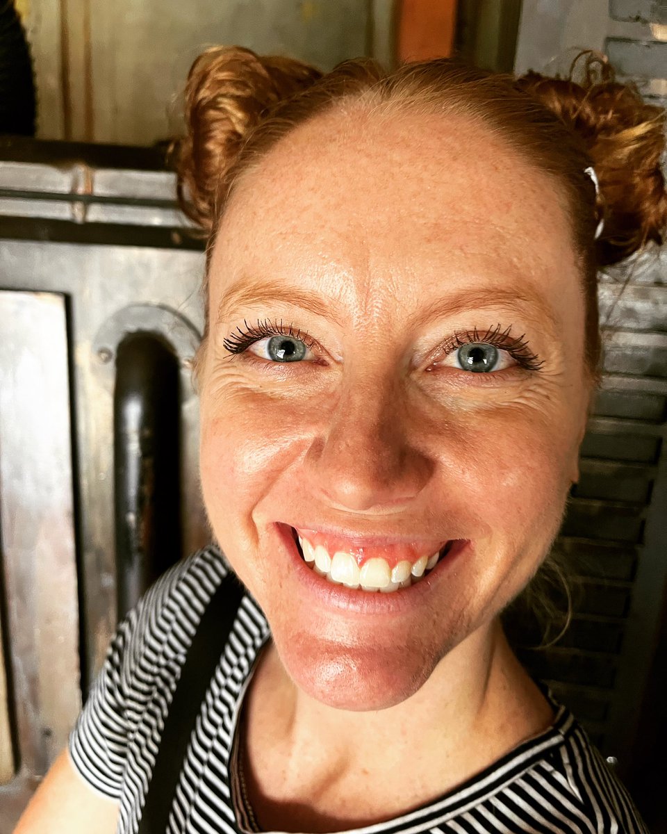 #maythe4thbewithyou ✨✌️ #starwarsday #disneyland #galaxysedge