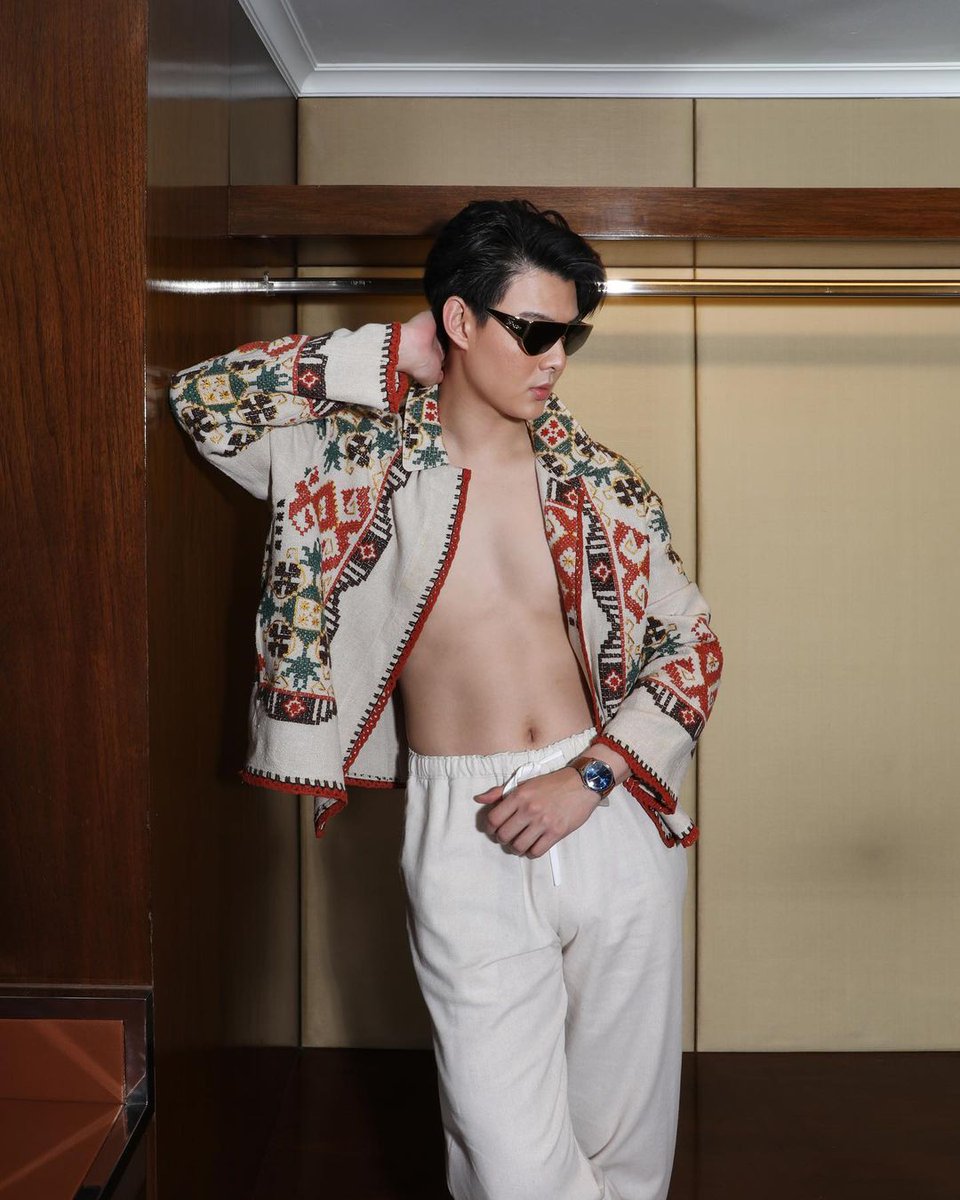 Saintsup_Info's tweet photo. IG:surround_ig
🔗https://t.co/s3Qa5CAsaA
(1)Saint x The Explorer Suite
#Tissot #ทิสโซต์ #TissotThailand #PRX #ChemindesTourelles
#FENDIsunglasses #NAMSILPTHAI #issuethailand
#anantarasiambangkok #anantara #surroundtrip #surround_ig
#Saint_sup #เซ้นต์ศุภพงษ์
#MingEr https://t.co/cikb8BkGRk