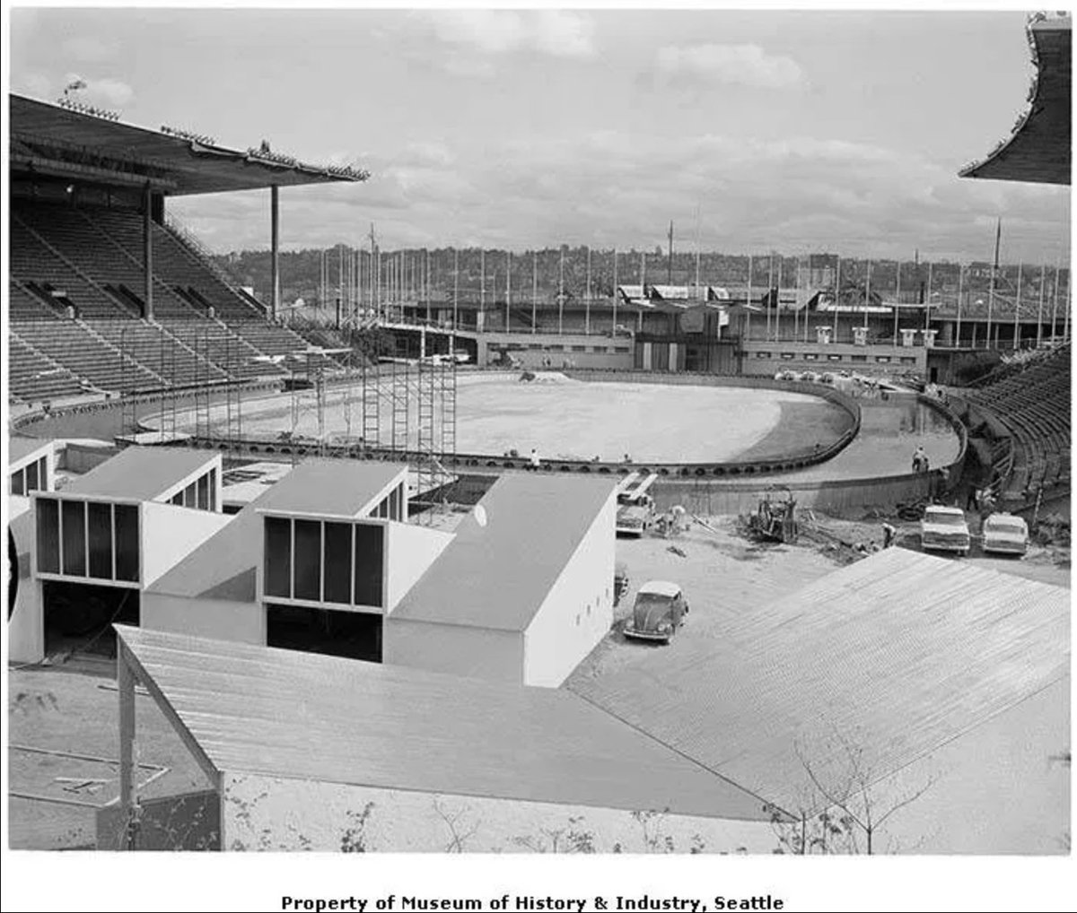 frankmSounders's tweet photo. We hold many memories of soccer and football played at Memorial Stadium. But the wildest usage had to be during the World's Fair: water sports. Wave action galore. https://t.co/1Icla9qm5u