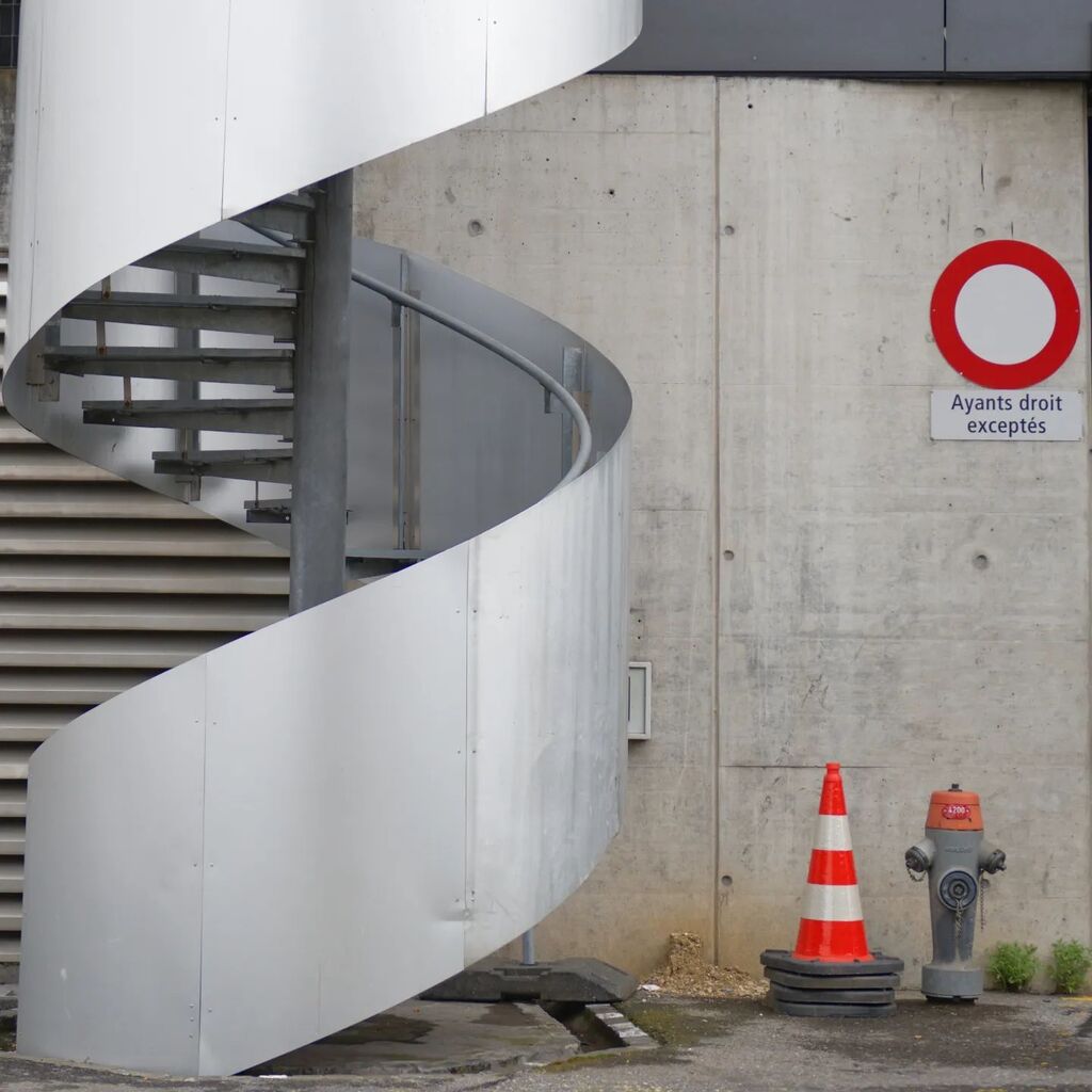 Mais toi tu viens d’ailleurs, d’une étrange spirale
D’un maelström unique dans la brèche spatiale
(Hubert-Félix Thiéfaine, Fièvre resurrectionnelle)
.
#martiensdefer 
.
Oui nous sommes vendredi,  le jour des Martiens de fer ! instagr.am/p/Cr2WLU6ov6R/