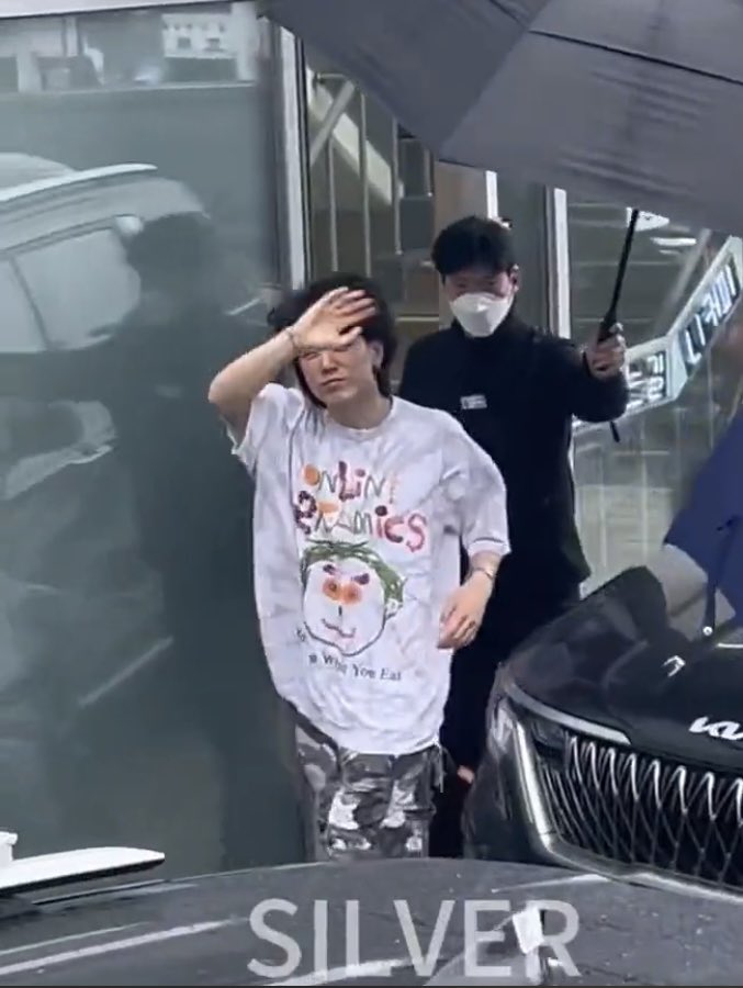 kikoikonic's tweet photo. Bobby 20230505
✔︎Online Ceramics You are what you eat Tshirt

バビらしいTシャツは去年来日時にも着ていたonline ceramics https://t.co/PE1tt5bZQq
