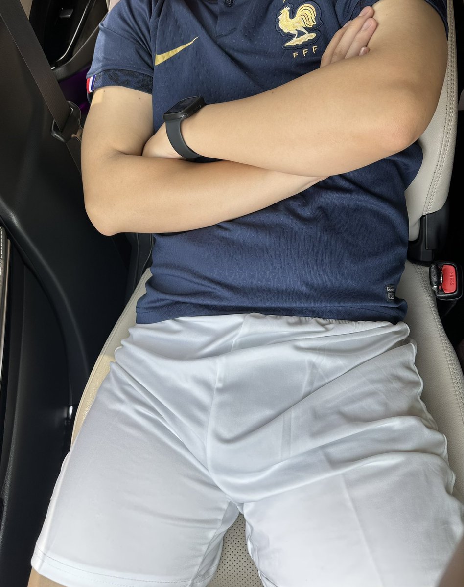 xfukx_'s tweet photo. Anh ấy ngủ say quá, nên làm gì đây mọi người????? https://t.co/PvEK483n4K