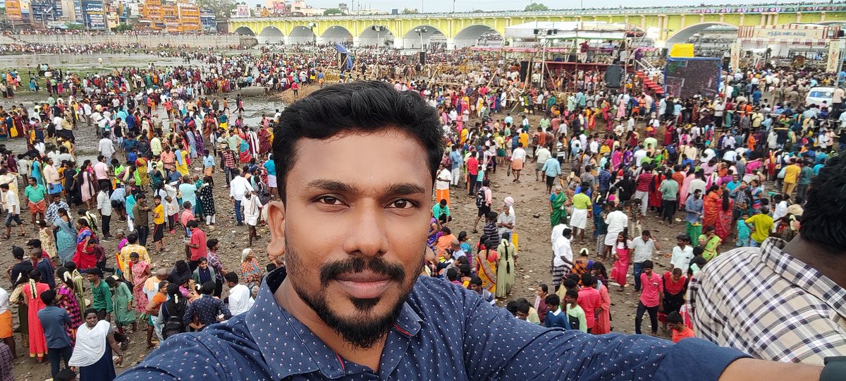 SubashAlagar's tweet image. Madurai Alagar in the Vaigai River 😍