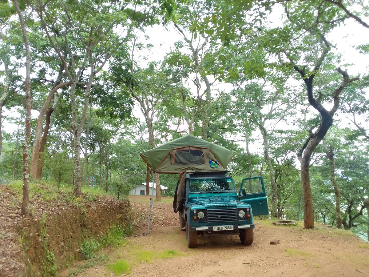 maureenagena's tweet photo. @benmwine This car gives me so much satisfaction. She even has a name 👉 @SheDefender . Go read about her excursions. Offroads and good tar do it for me. https://t.co/FS84xZT4CT