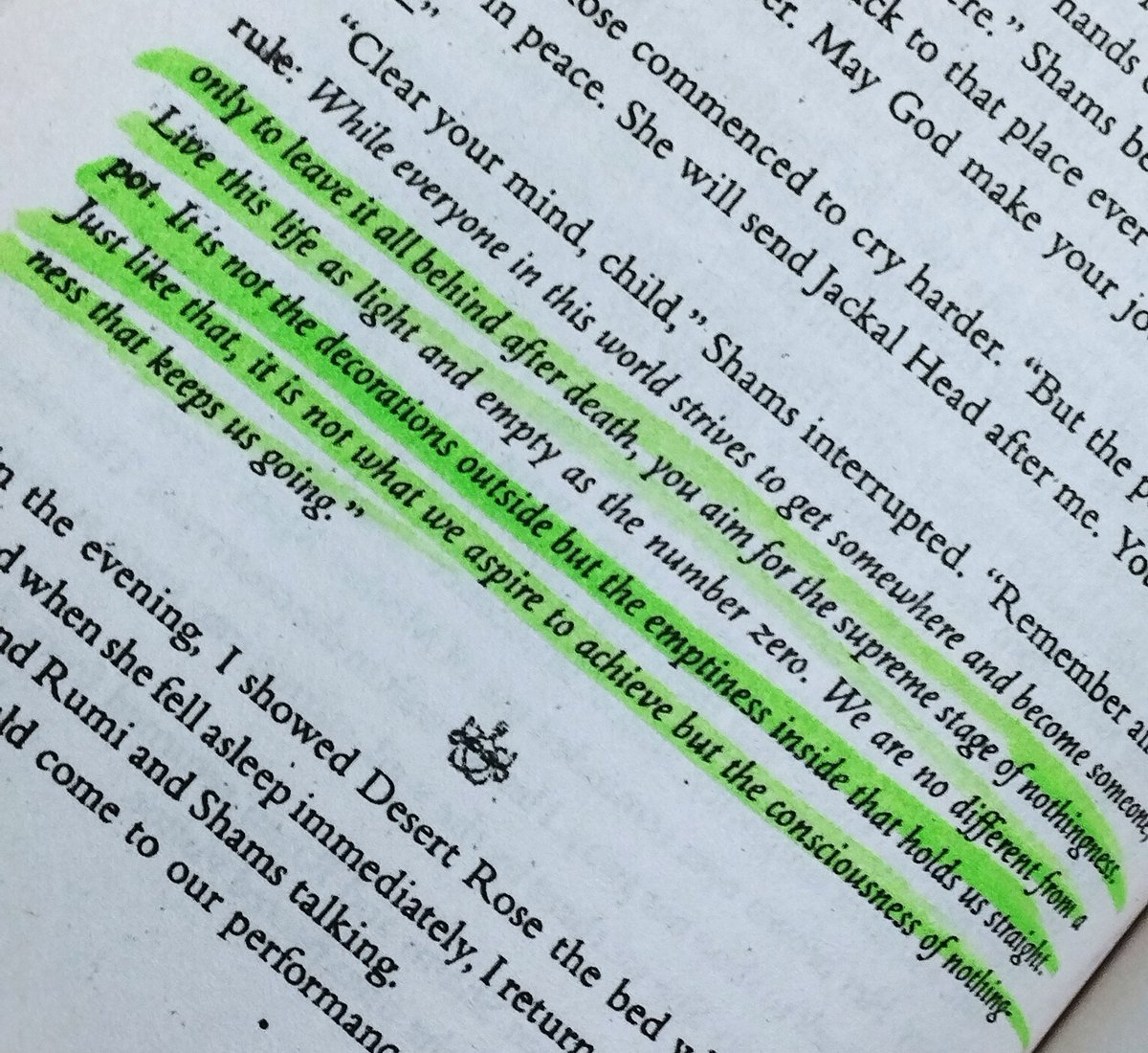 Zargoonaa's tweet image. "We are no different from pot. It is not the decorations outside but the emptiness inside that holds us straight. Just like that, it is not what we aspire to achieve but the consciousness of nothingness that keeps us going "

#FortyRulesOfLove