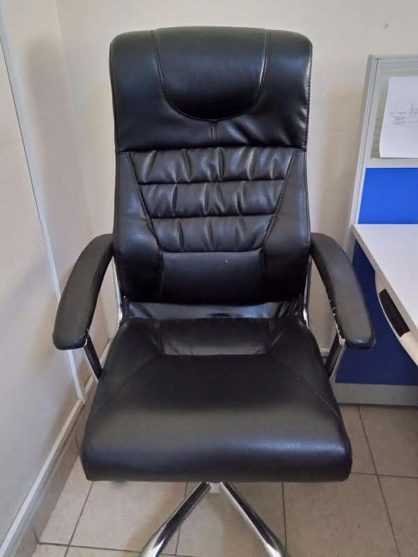 BuconFurnitures's tweet image. The right office chair can make all the difference in your workday. This chair will keep you focused and motivated, even on the toughest projects. Available at Bucon Furnitures. Call: 0726833463

#buconfurniture_ke #officeideas  
Osiany Aoko UNGA Kalonzo CAS Kimani Ngunjiri
