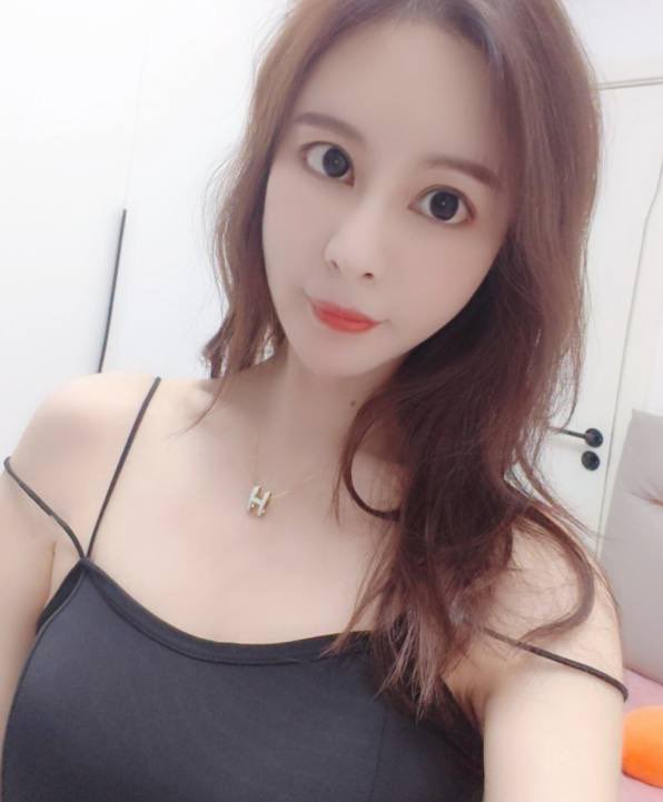 今日推荐主播:
ID 35773 萝莉
ID 29379 御姐