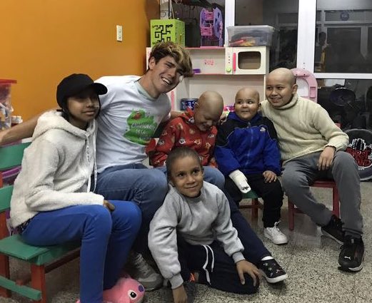 messissta1113's tweet photo. Ir a cumpleaños boludos, fama? Vamos a lo importante. Sigue siendo el Marcos que elegimos 💪🏻 https://t.co/QGAiuS3mkT
