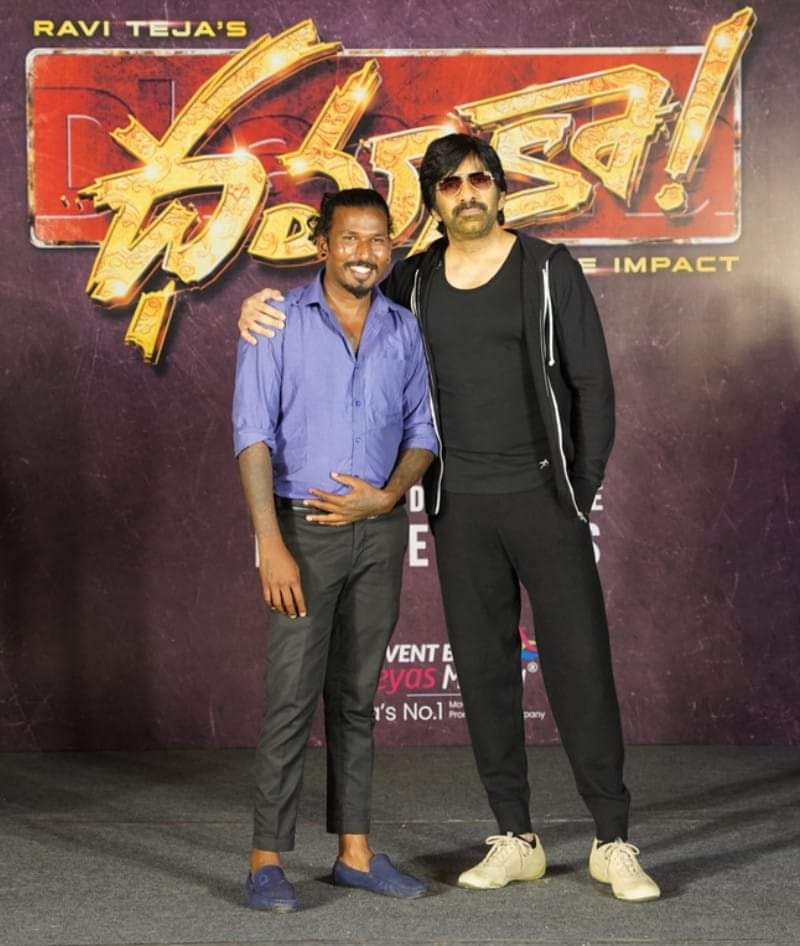BShiva1431's tweet photo. Happy birthday #TejaDancer Annayya God bless you 🎂❤
Mass Maharaja #Raviteja Annayya❤
#TigerNageswaraRao  #Eegle https://t.co/82D17qOMEs