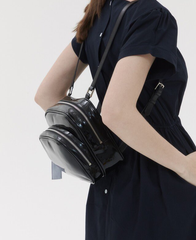 Aom_bf's tweet image. รุ่นเดียวกับที่โรเซ่ใช้นะคะ เหมาะกับสะพายเที่ยวสุบๆ size : 23*28*11cm สายปรับได้ค่า ✿