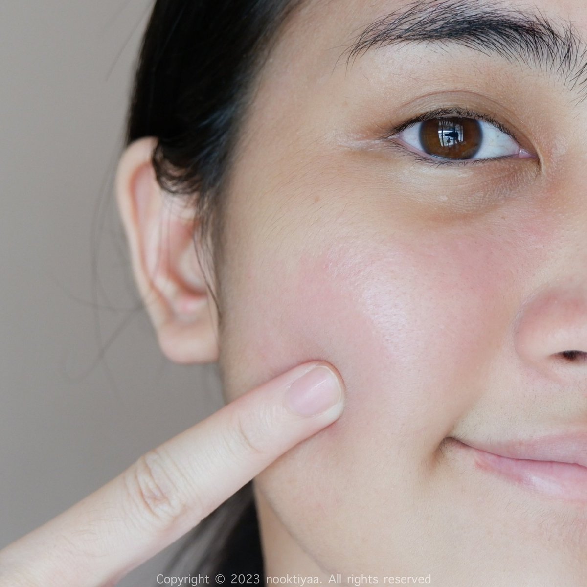 nooktiyaa's tweet photo. บอกต่อเซรั่มลดสิว Happy to the skin ส่วนผสมมี Salicylic Acid 2% ช่วยลดทั้งสิวอักเสบและสิวอุดตัน เนื้อบางเบา ทาปุ๊บซึมปั๊บ ไม่เหนอะหนะ ใช้ได้ทุกสภาพผิว เราผิวแห้งหลังทาคือผิวไม่เกิดการแห้งลอกเลย ดีมากกก ใช้เป็นประจำป้องกันสิวเกิดใหม่ด้วย👍🏻 #ใช้ดีบอกต่อสิว https://t.co/Ptpr61CFDw