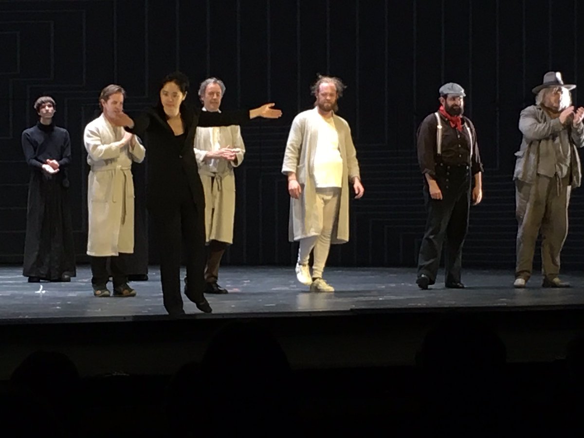 KarlHurb's tweet photo. Two exquisitely weird short operas as double-bill @operfrankfurt: #Weill‘s #Zar and #Orff‘s #Kluge. 20th century modernism clashes w #Oberammergau. #KeithWarner cleverly mirrors them w overarching theme of “What is Truth?”. Amazing @lizreit girlish fanciful, and entire cast 🔝. https://t.co/PtZol7tHzC