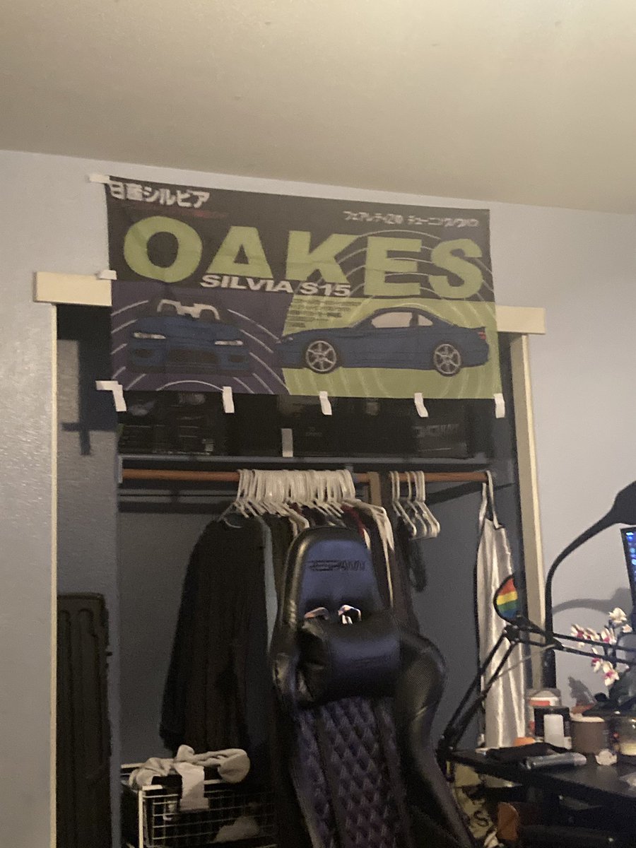 Firestrike551's tweet photo. Gonna get a mount for the skateboard that actually has trucks and out it in the little wall between my closet and door and hide the white things on da flag that they sewed in https://t.co/x0M4LIlK05