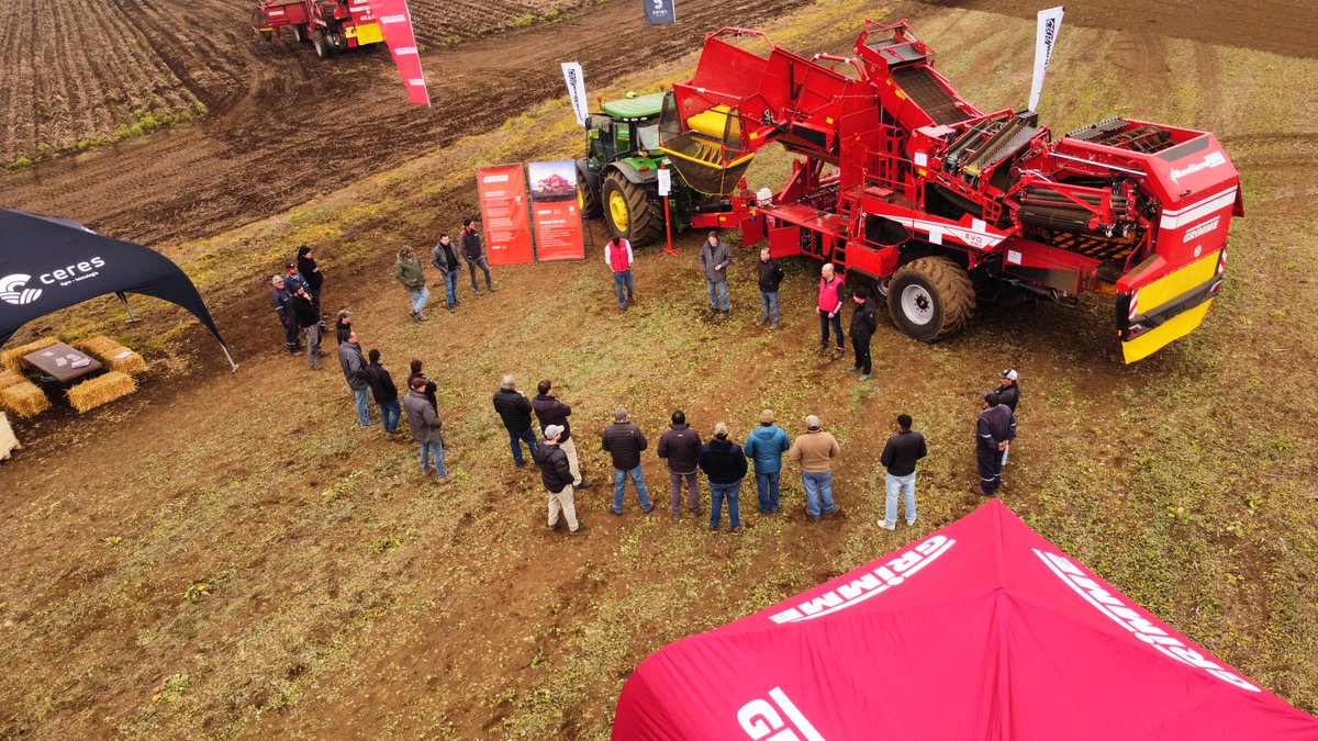 GRIMMEGroup's tweet photo. #grimmeworldwide๐ฅ
A small extract from the #RowShow 2023 with our EVO 280 in Chile ๐จ๐ฑ ๐
#GRIMME #GRIMMEGroup #potatoes #potato #agriculture #machinery #farming #EVO https://t.co/UHfx35E8br