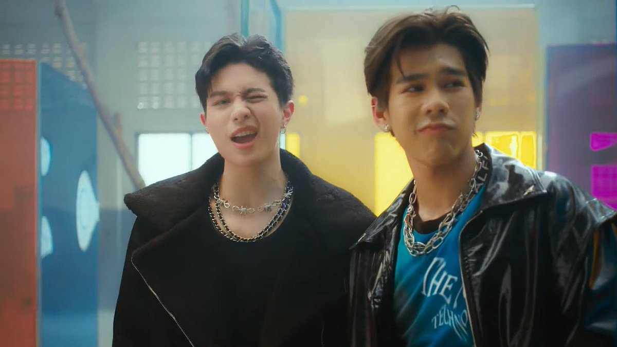 WeLoveSF's tweet photo. 🐺🐺🐺ปังมาก! #เลิกกับเขาเดี๋ยวเหงาเป็นเพื่อน 
#LYKN คือดีไม่ไหว ปั่นวิวไปรัว ๆ จ้าา

🔥แล้วมาเจอกับ 5 หนุ่มวันนี้ ใน #SFxแก๊งการ์เดียนส์Day3 ที่ SFW เซ็นทรัลเวิลด์ แล้วเจอกันน้าา

#hongshihoshi #nnutdan #williamjkp
#Lego_Rapeepong #TuiChayatorn
#SFcinema 🍿❤️ https://t.co/DqX2TC9w15