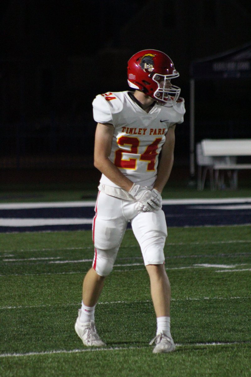TPHSTitans's tweet photo. Congrats to @ZachHesse3 on being named  Class of 2023 Tinley Park High School Male Athlete of the Year!!! 🏈 ⚾️ 
@TinleyParkHigh https://t.co/OD8SmQ23j4