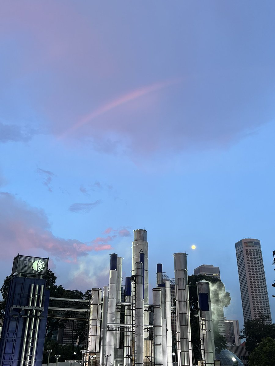 Full moon, rainbow and #shakespeareinthepark <a href="/SingaporeTheatr/">Singapore Repertory Theatre</a>