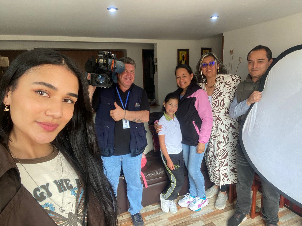 mdmicronegocios's tweet photo. #MDMicronegocios acompaña a los emprendedores en su camino hacia el éxito, 💪🏻nos alegra ver cómo, con sus negocios, van progresando en Colombia. Se puede sentir la emoción en el ambiente mientras ellos comparten sus historias de vida. 
📺¡Muy pronto en #NoticiasCaracol ! https://t.co/SQxxP8qMFd