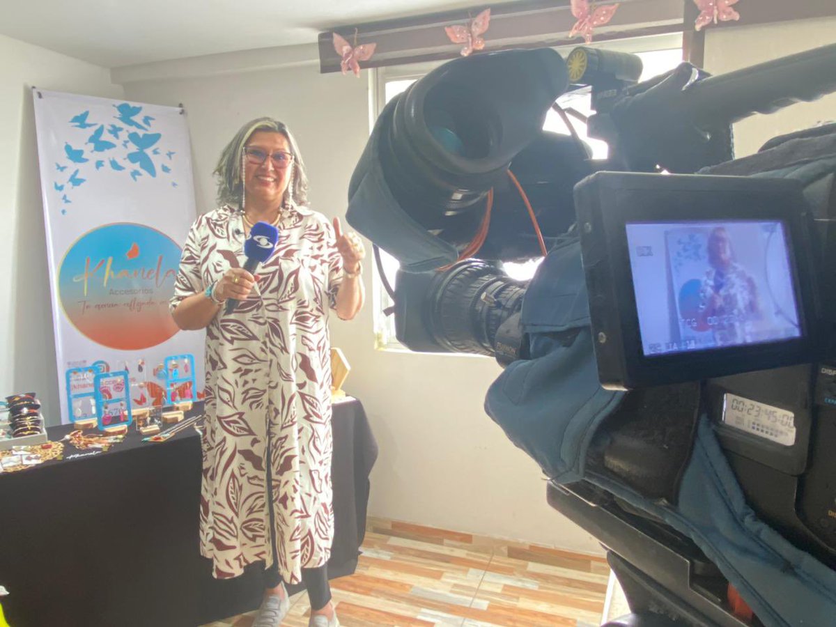 mdmicronegocios's tweet photo. #MDMicronegocios acompaña a los emprendedores en su camino hacia el éxito, 💪🏻nos alegra ver cómo, con sus negocios, van progresando en Colombia. Se puede sentir la emoción en el ambiente mientras ellos comparten sus historias de vida. 
📺¡Muy pronto en #NoticiasCaracol ! https://t.co/SQxxP8qMFd