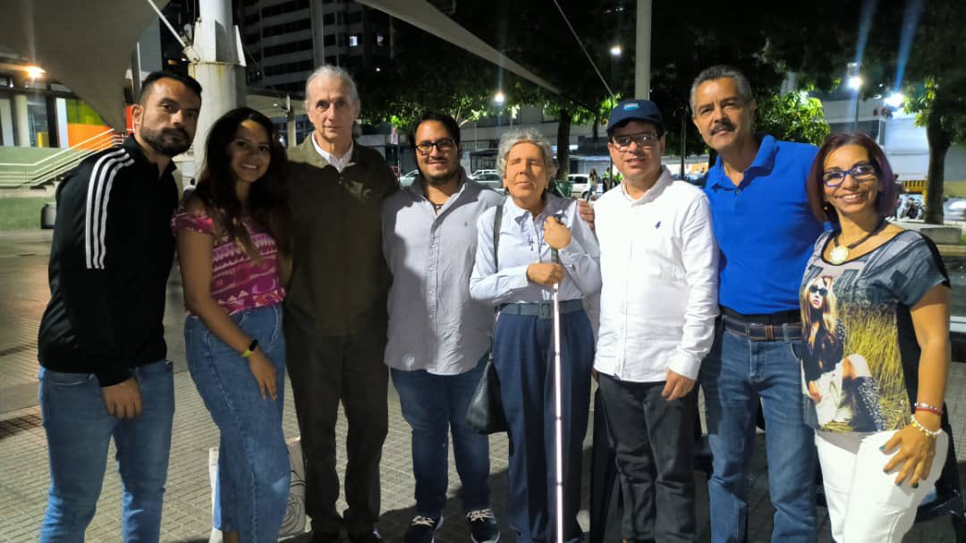 gonzalezfoscar's tweet photo. #5May | Este jueves se llevó a cabo la presentación del documental CAP Inédito #CAPInedito, dirigido por el venezolano Carlos Oteyza, basado en la vida política y personal del ex presidente de Venezuela Carlos Andrés Pérez. #Documental @FuerzaVChacao #Chacao 👏🏻🎥 https://t.co/omWL7oFssK