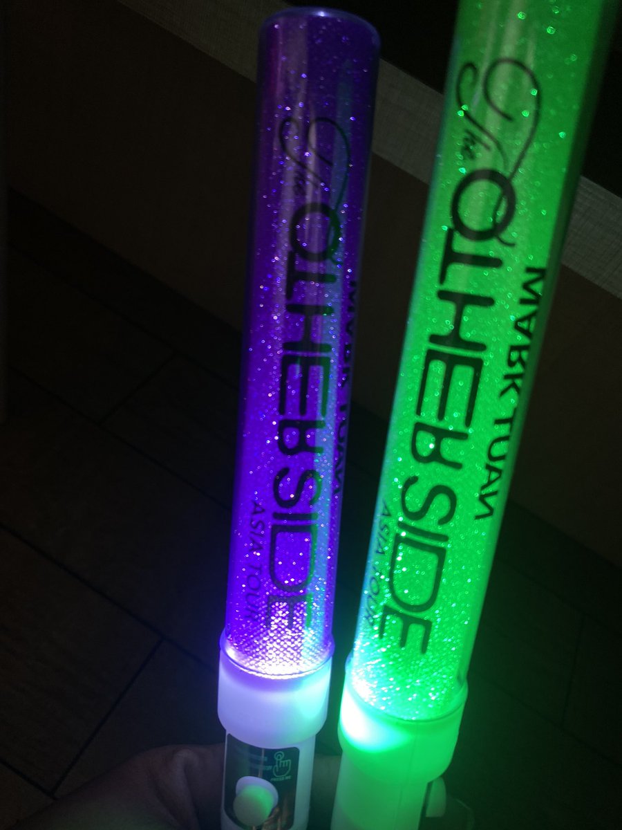 Tanyapa5's tweet photo. พร้อมส่งหน้างาน สนใจDMมานะคะ💚💜
#MarkTuan #CarryMeOut @marktuan
#theothersideAsiaTour 
#MarkTuanAsiatour2023 https://t.co/EncDFptcfE