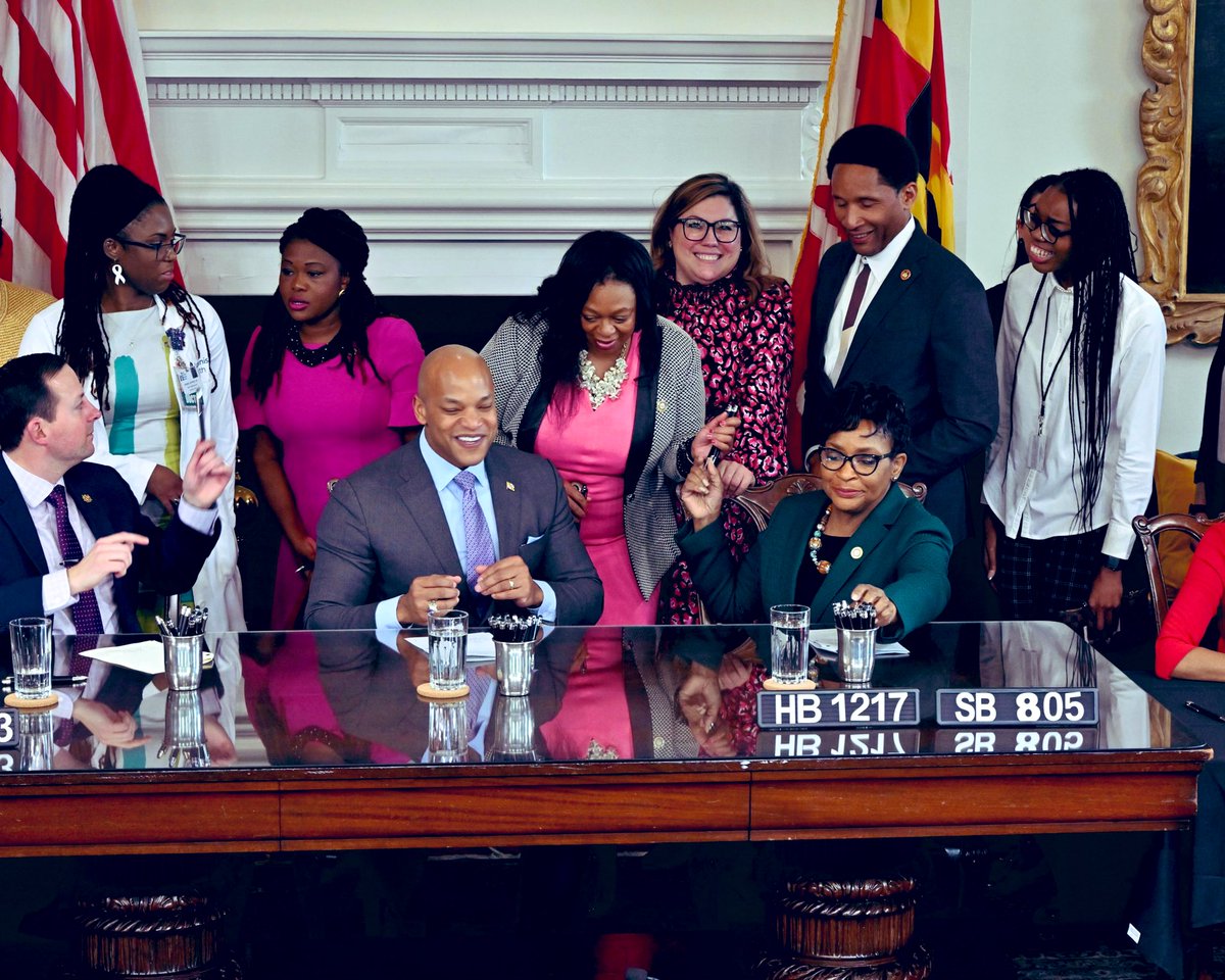 KarenToles4MD's tweet photo. Receiving my ceremonial pen! Thank you Madam Speaker @SpeakerAJones and Governor @iamwesmoore!#leadershipmatters #mySpeaker #myGov #Mdga2023 #HB1217 #LBCM https://t.co/8GB0UebhY2