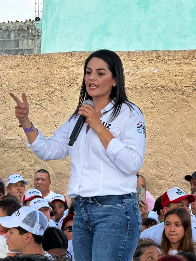 Boreque's tweet photo. Con mucho entusiasmo en #Saltillo, acompañé a mis amigos @manolojim candidato a Gobernador y @LuzMorales, Candidata a Diputada por el Distrito 13 en un encuentro para dar a conocer sus propuestas. 

¡Vamos con #ManoloGobernador! 💪🤠

#PaDelanteCoahuila #PaDelanteLasMujeres 🙌 https://t.co/eVjzSxvyjT