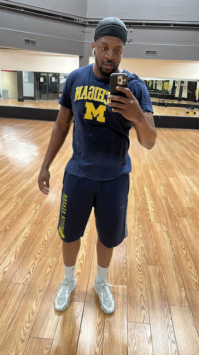 Mistamiyagi2's tweet photo. After sabbath workout Day 4/30 #skinnybuff ๐ฃ๏ธ๐๐คฃ๐๐คฃ https://t.co/suHgkh7nY2