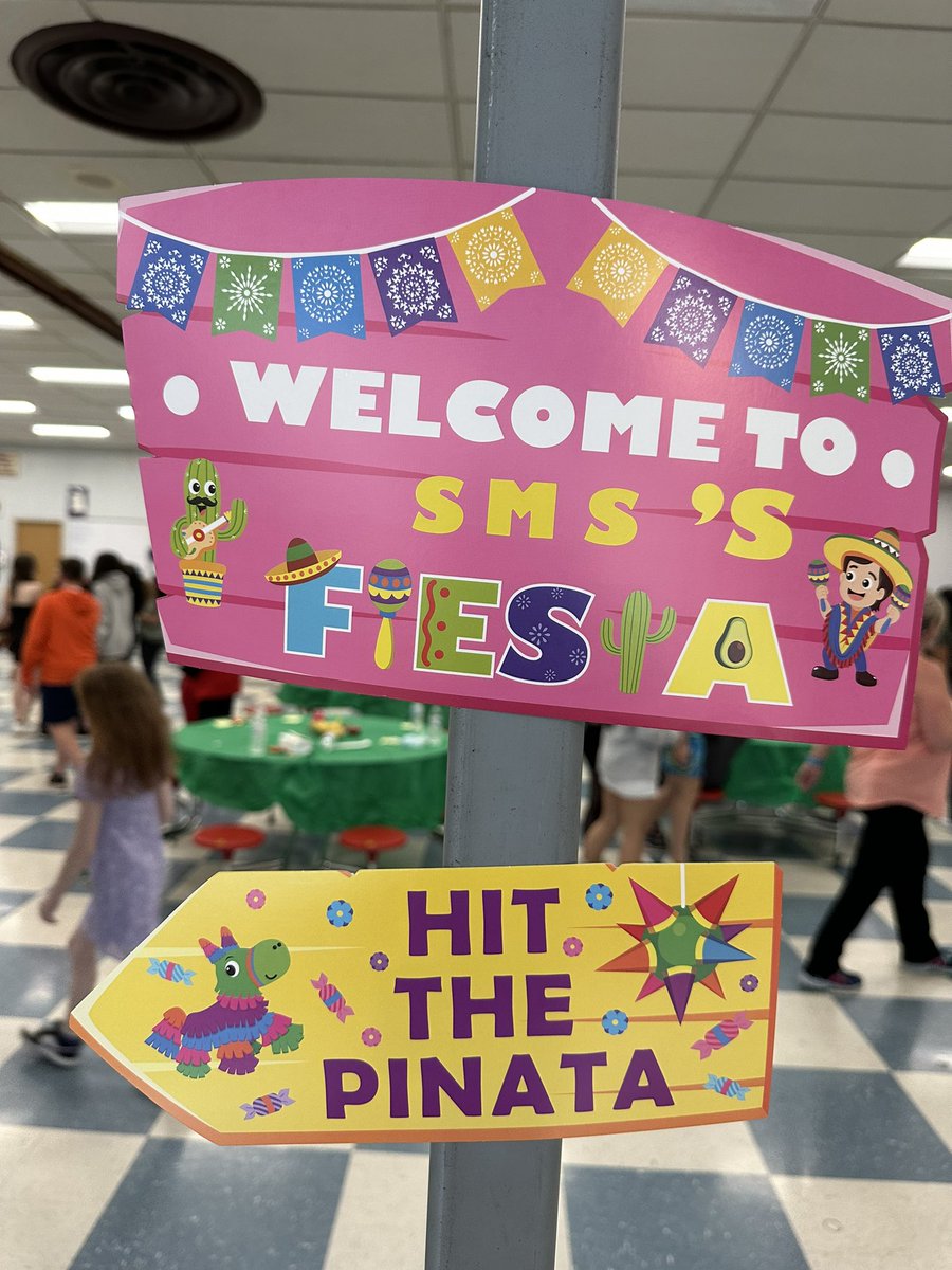 SilkowitzHMSAP's tweet photo. SMS had a great time at the 7th grade dance! https://t.co/lams7SVV5C