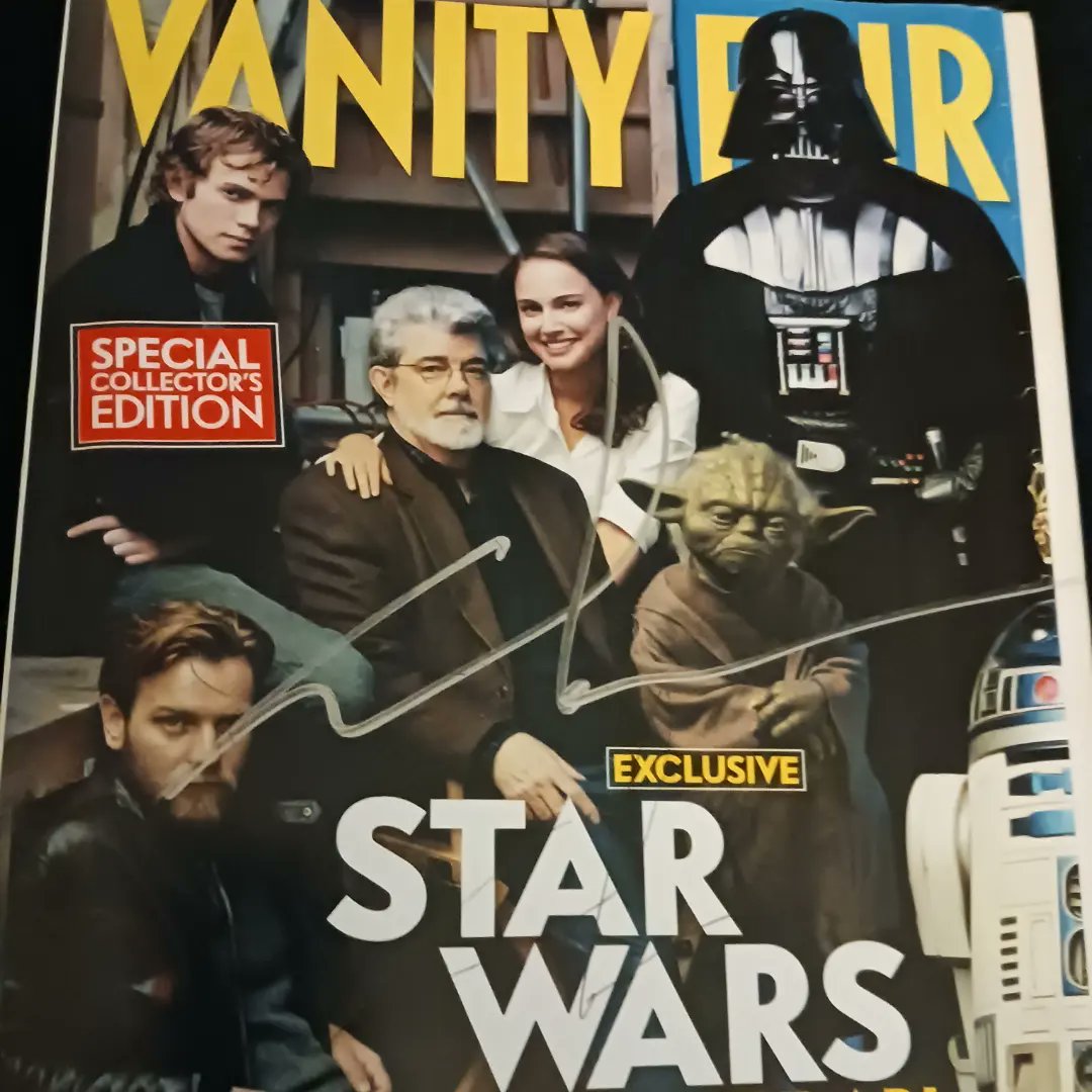 Nizzneyland's tweet photo. On my flight to London in 2005,saw George Lucas turn around.. I was like "That's George Lucas!!!" And the girls around me were like How do you know? 
"MY boyfriend is a Nerd,that's how I know"..I remembered he was on the cover of @vanityfair &amp; I ran to a store &amp; got it signed💜 https://t.co/nUM9vorRqX
