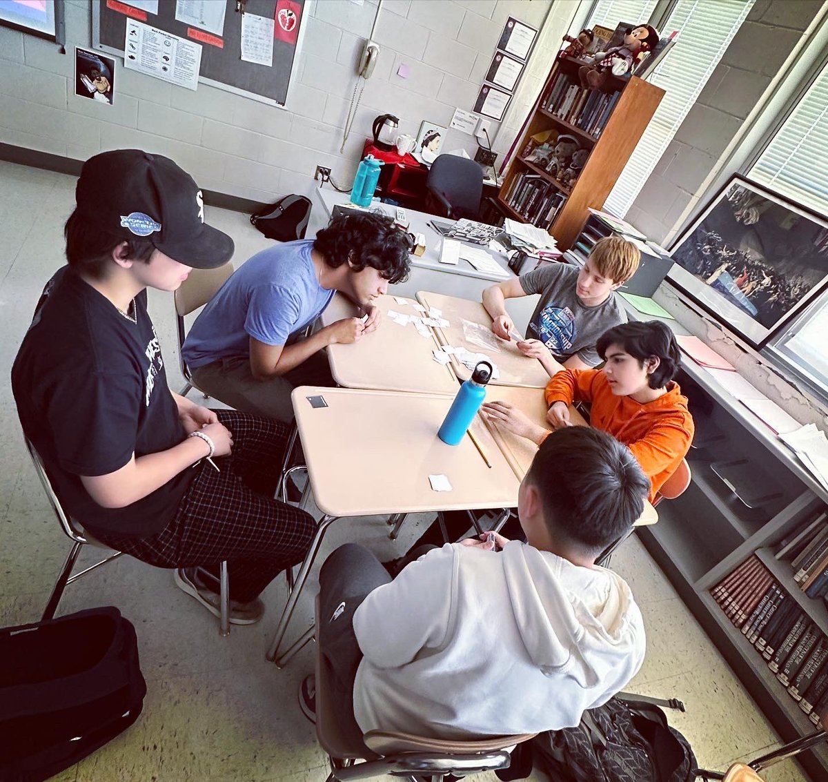 DuffNation_edu's tweet photo. Fun alert!!! #APWH220 played Cards Against World History to practice key terms for next week’s @CollegeBoard AP exam! #bsd220 #freshmenfun #bhssocialstudies https://t.co/VEbbObS6Sw