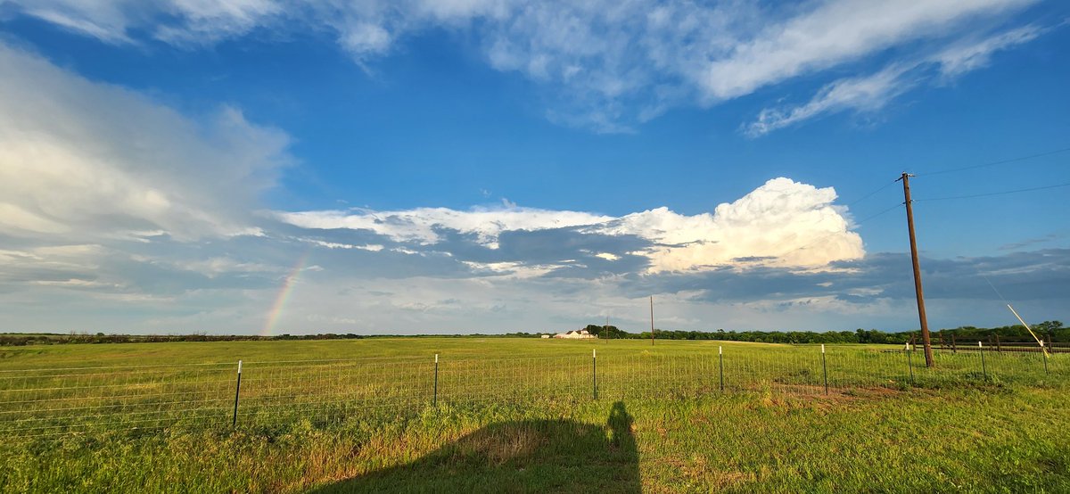 Counter_Search's tweet image. Some beautiful structure and rainbows today in Northwest Texas. #wxtwitter