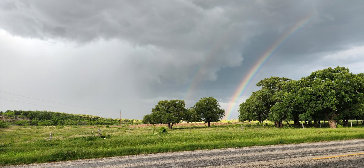 Counter_Search's tweet image. Some beautiful structure and rainbows today in Northwest Texas. #wxtwitter