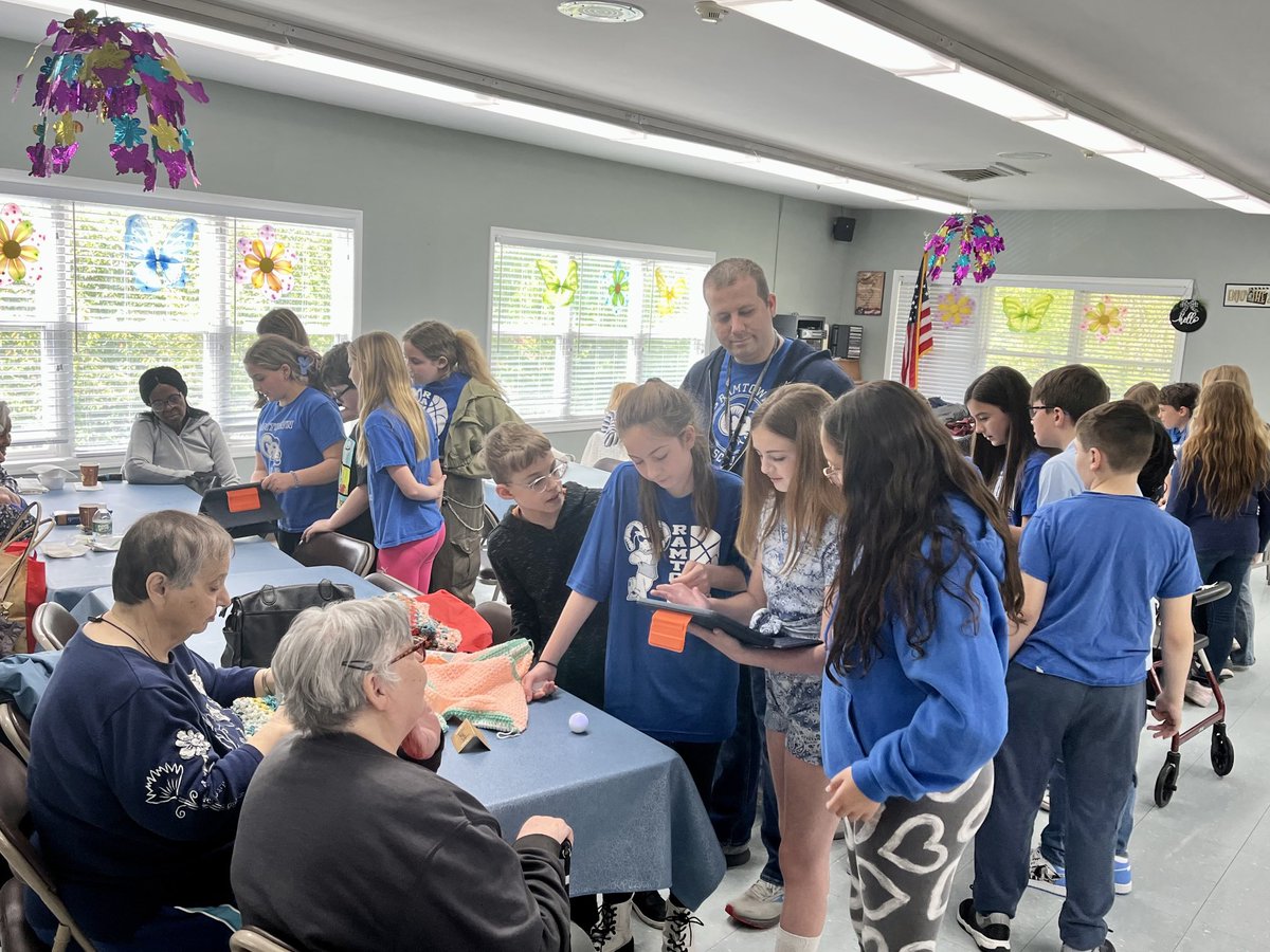 HowellTwpRamtwn's tweet photo. Such an awesome time with our Rams and seniors. Thank you HTSC for having us. Big shout out to @sterao8 for this awesome innovative activity😎
#HTPSCommunityInteraction #HTPSCommunityEngagement 💙 https://t.co/AqWSF8f5qS