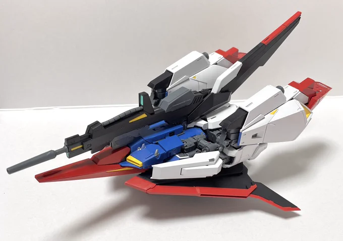 Zガンダム組んだ。かっけ〜