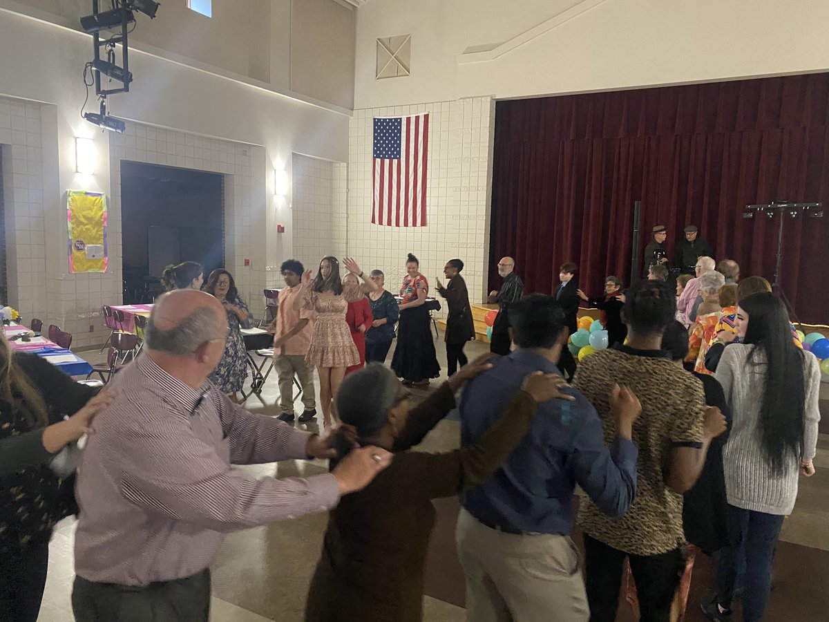 Senior Prom 2023! Thank you to our Student Council and Spanish Club for a very special evening!